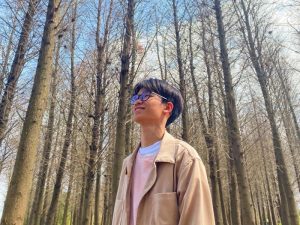 王博右照片